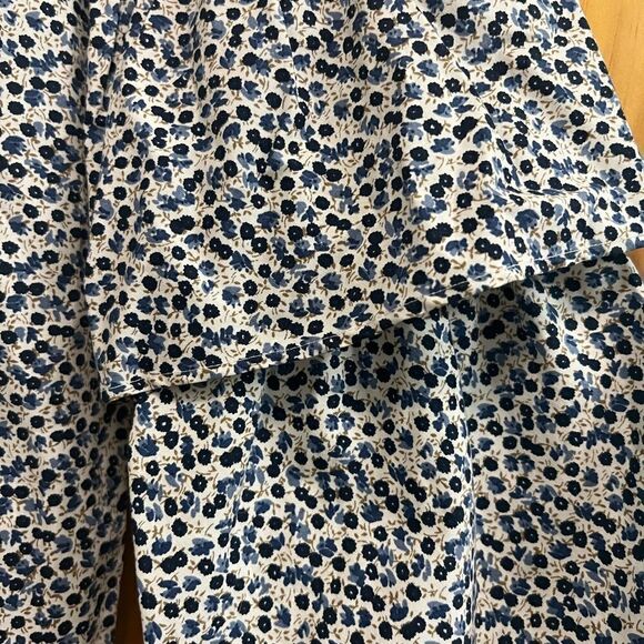 J. Crew Mercantile size 2 blue and white floral blouse - Picture 2 of 7
